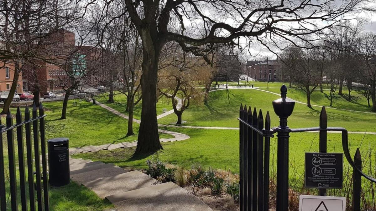 A Lovely 2 Bedroom Apartment In The Heart Of Preston Preston  Esterno foto