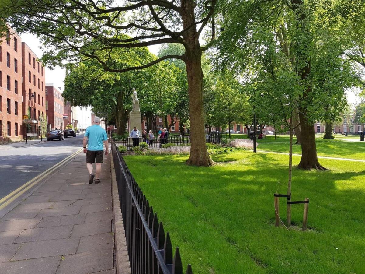 A Lovely 2 Bedroom Apartment In The Heart Of Preston Preston  Esterno foto